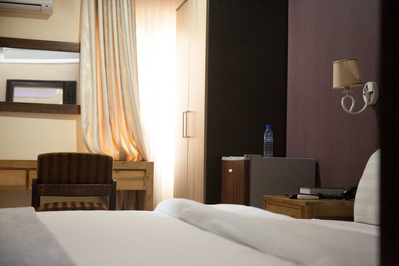 Villa Toscana Hotel And Suits Lagos Eksteriør billede
